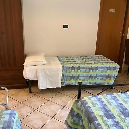 La Terrazza Hotell Peschiera del Garda Exteriör bild