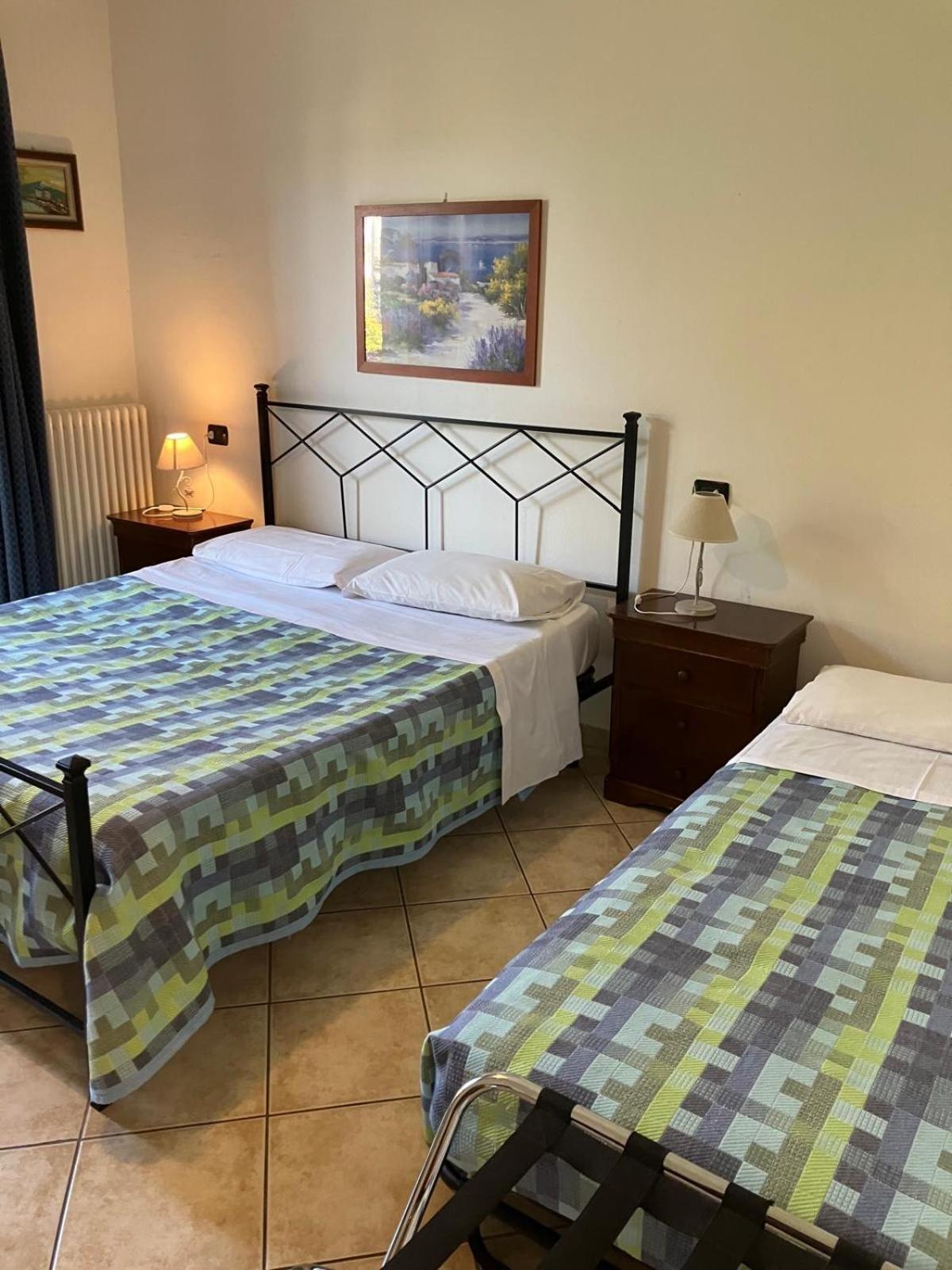 La Terrazza Hotell Peschiera del Garda Exteriör bild